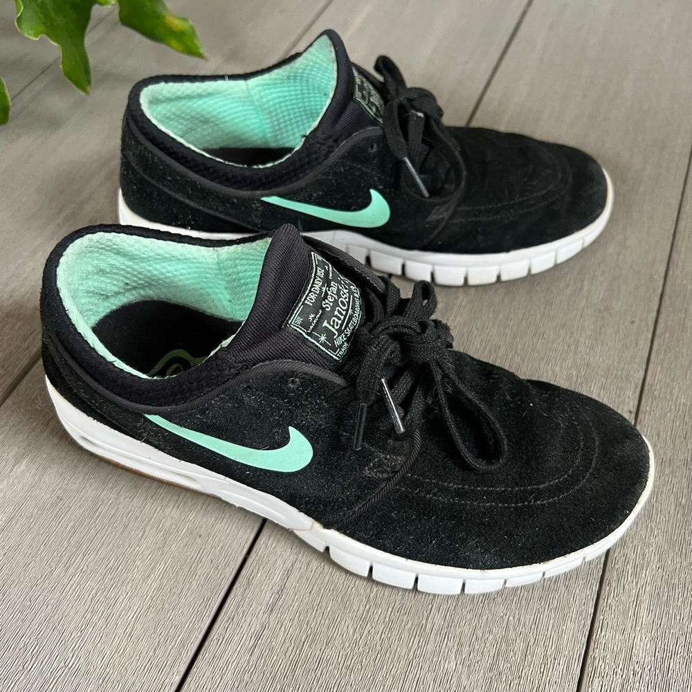 Nike Stefan Janoski Ltd Edition Black and Mint Green Suede Sneakers